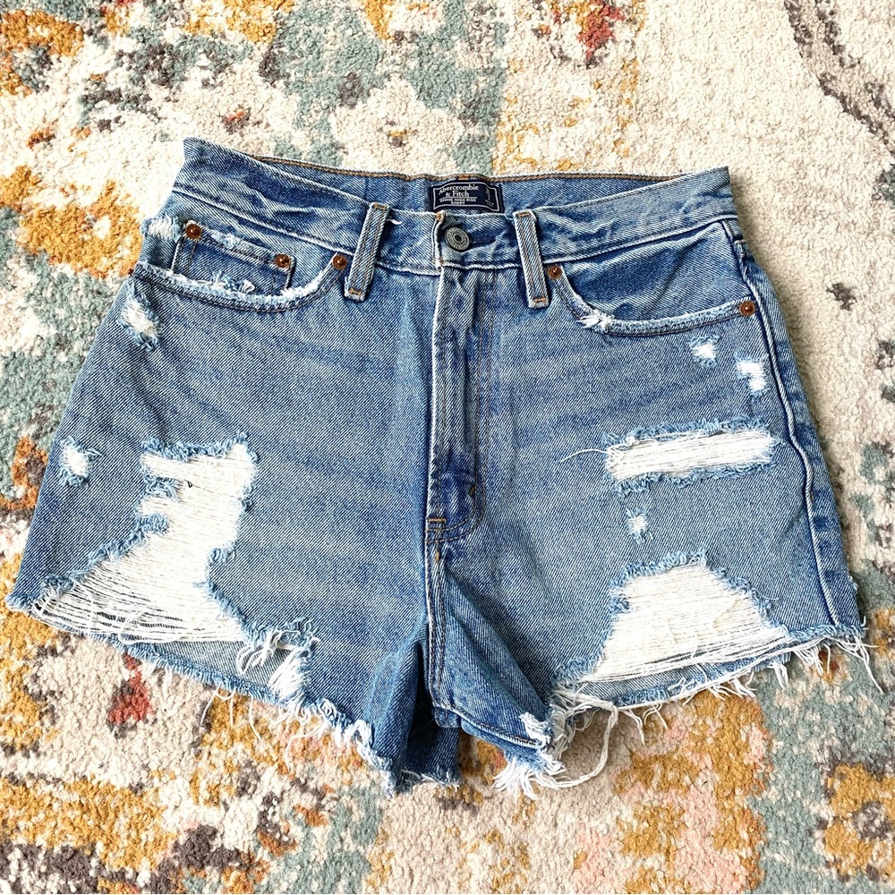 Abercrombie & Fitch Annie High Rise Blue Jean Shorts Distressed Ripped 26 / 2